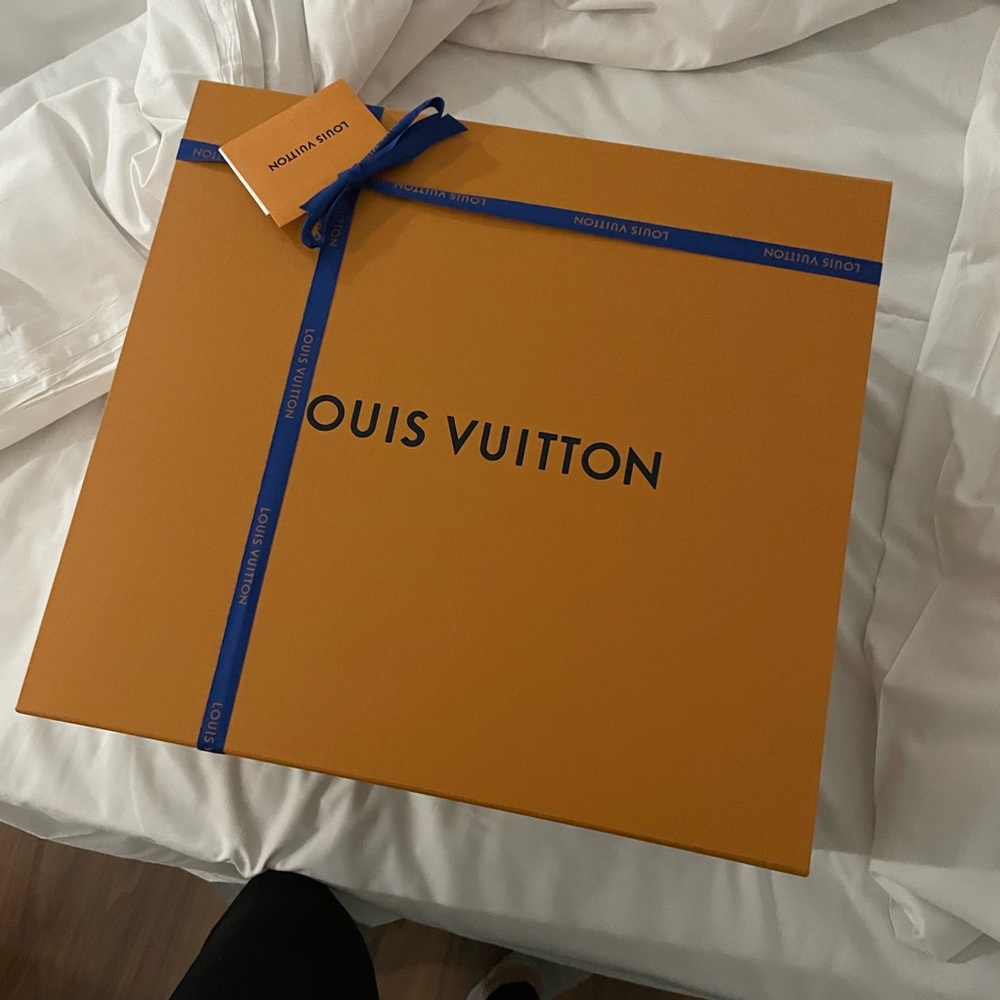 Louis Vuitton Orange Box With Blue Ribbon